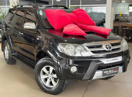 TOYOTA HILUX SW4 3.0 SRV 4X4 16V TURBO INTERCOOLER DIESEL 4P AUTOMÁTICO TOYOTA HILUX SW4 3.0 SRV 4X4 16V TURBO INTERCOOLER DIESEL 4P AUTOMÁTICO